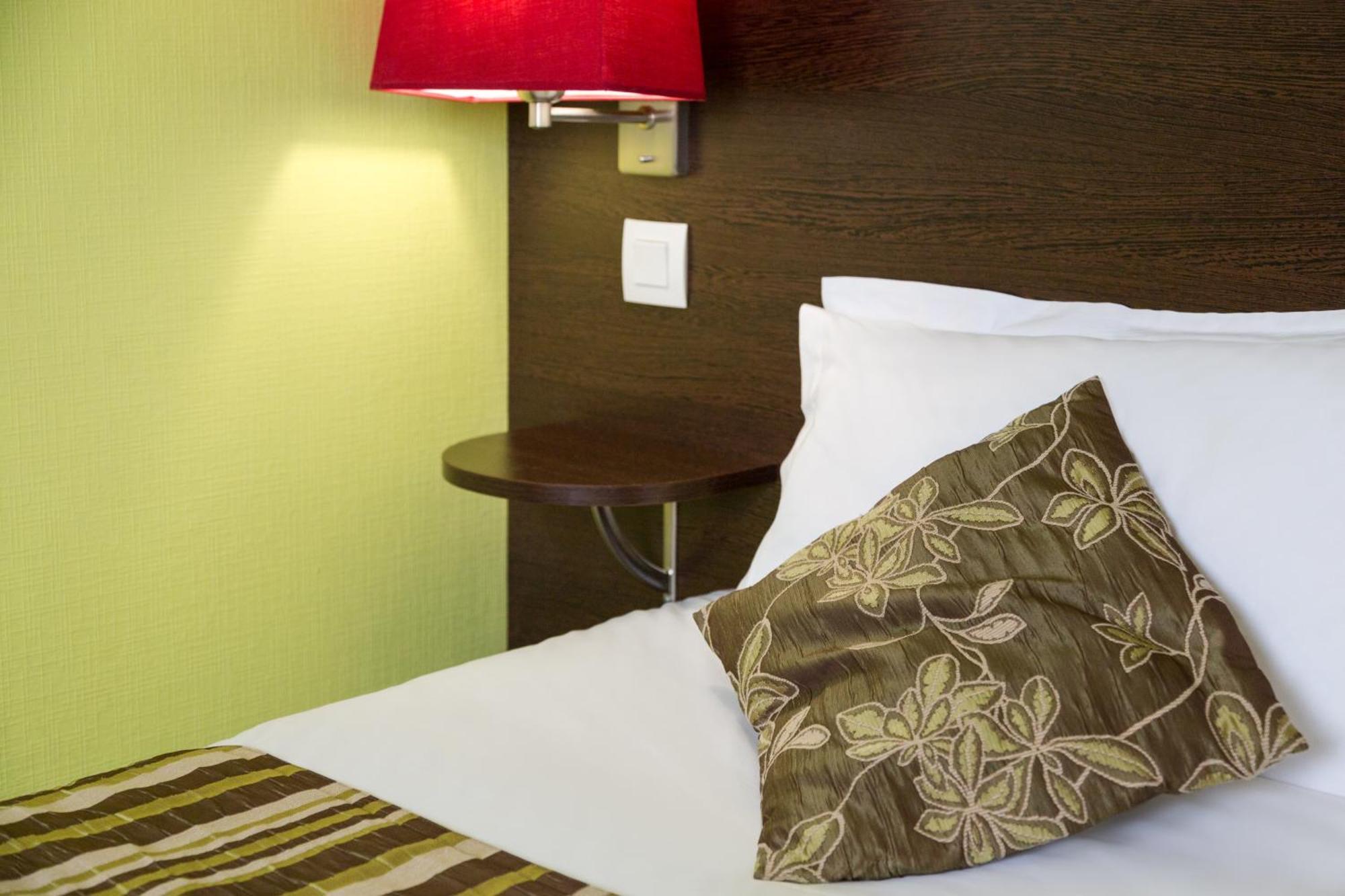 The Originals City, Hotel Helios, Roanne Nord Mably Bagian luar foto