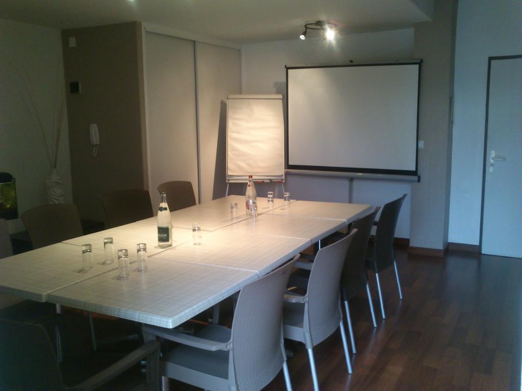 The Originals City, Hotel Helios, Roanne Nord Mably Bagian luar foto