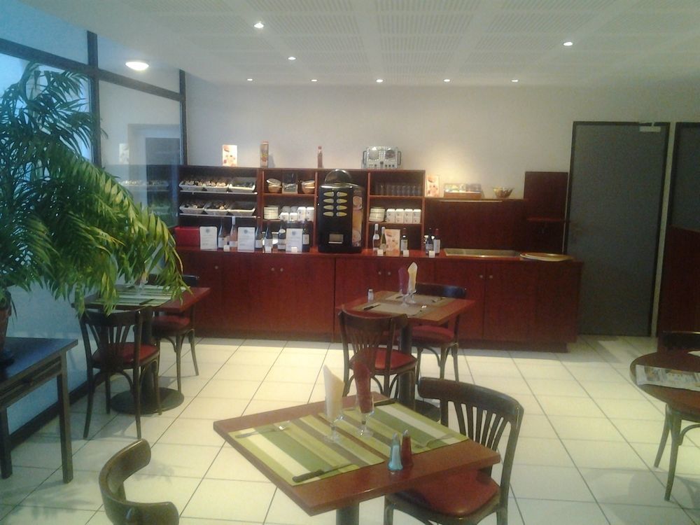 The Originals City, Hotel Helios, Roanne Nord Mably Bagian luar foto