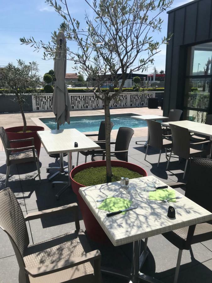 The Originals City, Hotel Helios, Roanne Nord Mably Bagian luar foto